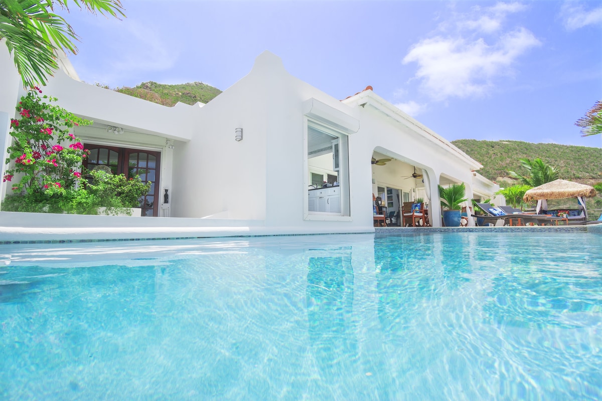 Private pool and terrace at Villa Vista